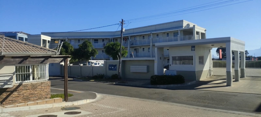 2 Bedroom Property for Sale in Cravenby Western Cape